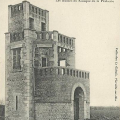 ruines_du_kiosque_de_la_pecherie.png